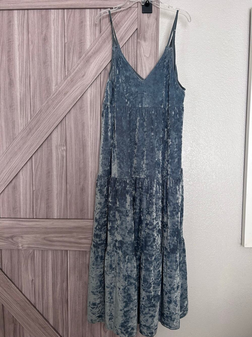Aerie large crushed velvet tiered maxi dress